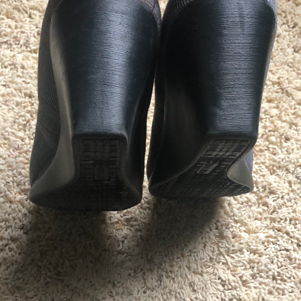 Open Toe Wedges - Picture 4 of 4